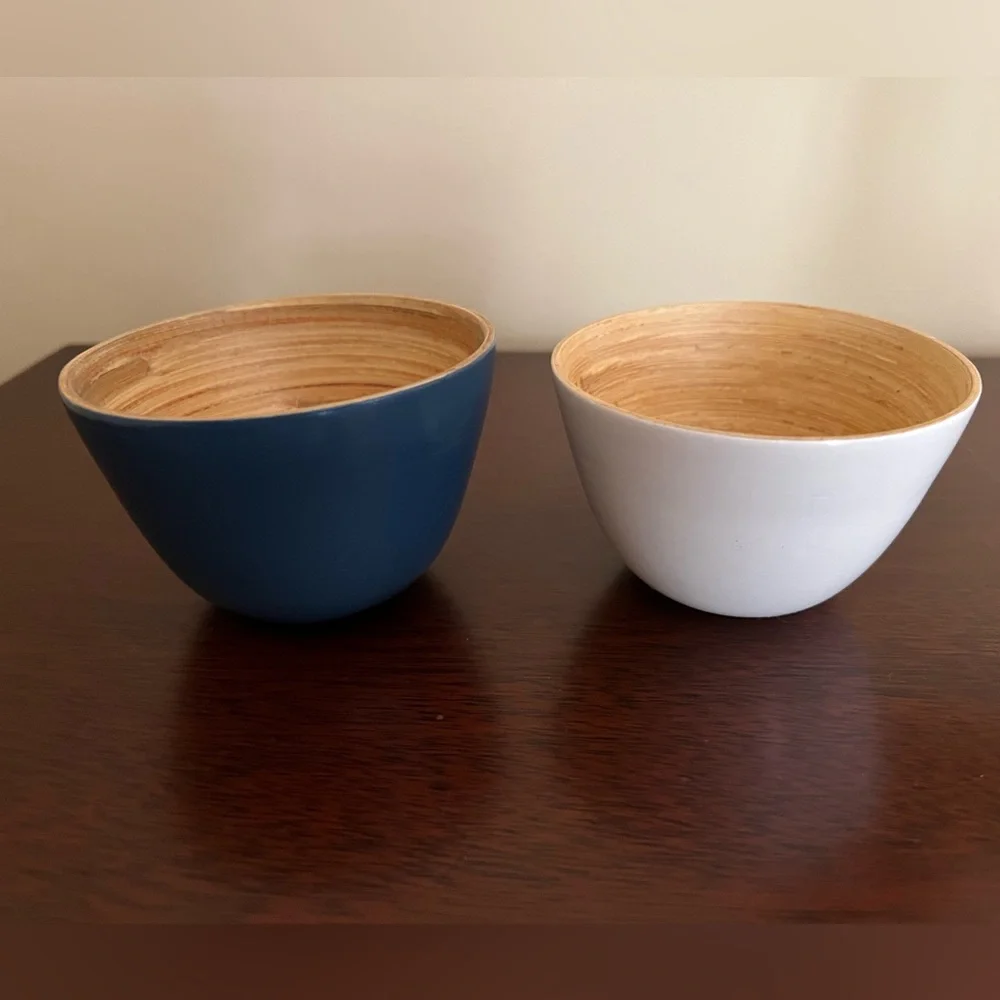 2 bowls never used. Can use for nuts, jewelry or anything. One white, one blue.
